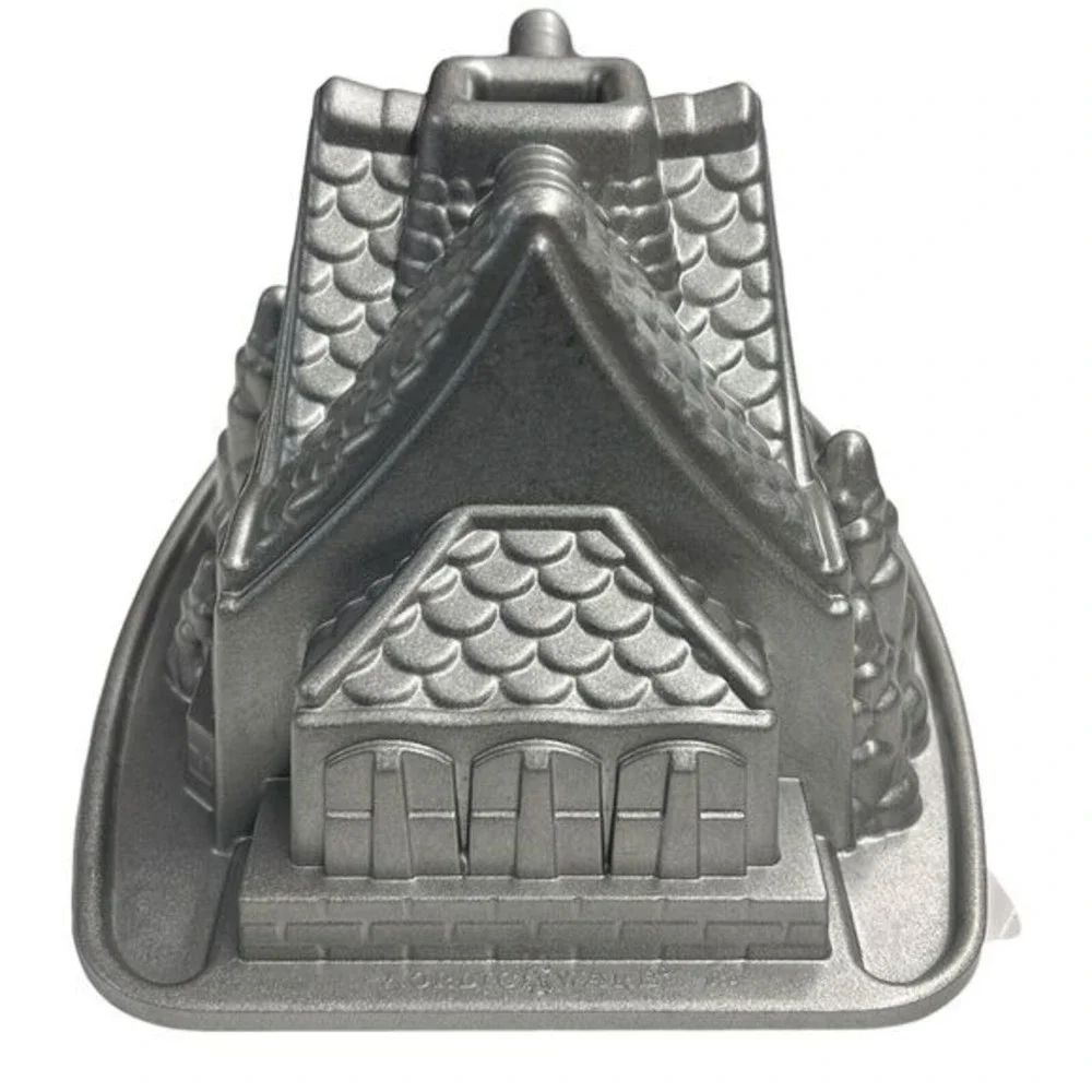 Nordic Ware Gingerbread House Cake Pan Holiday Christmas Aluminum 9 cup‎